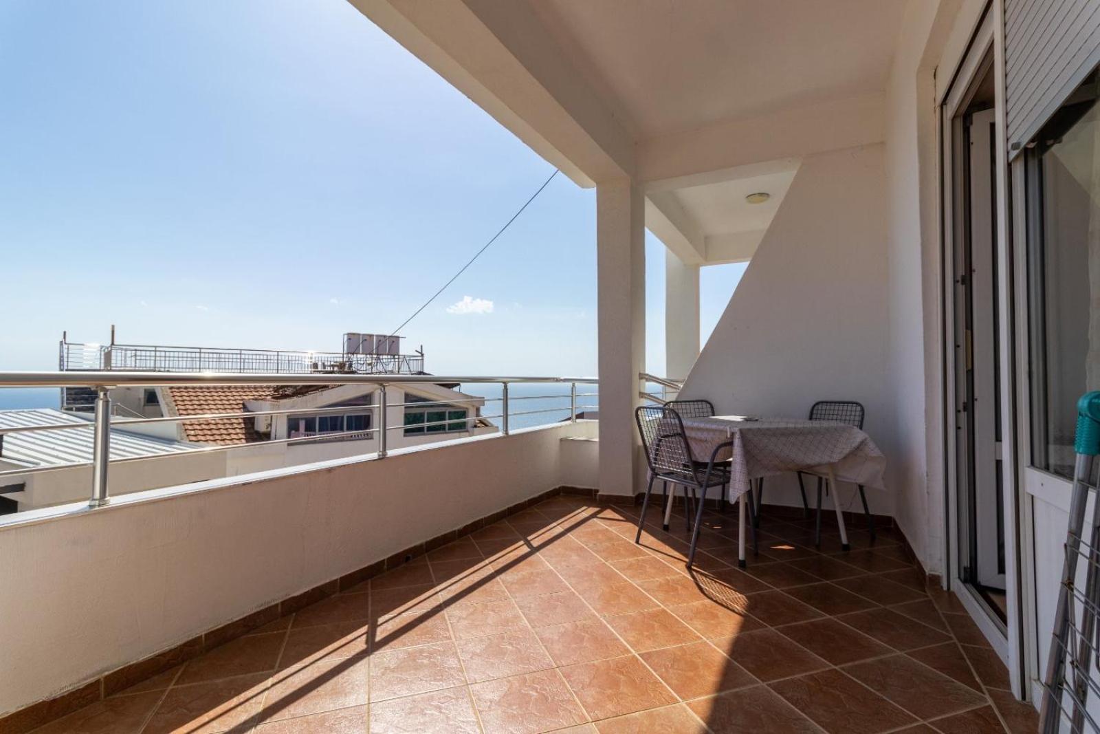 Monte Apartment *