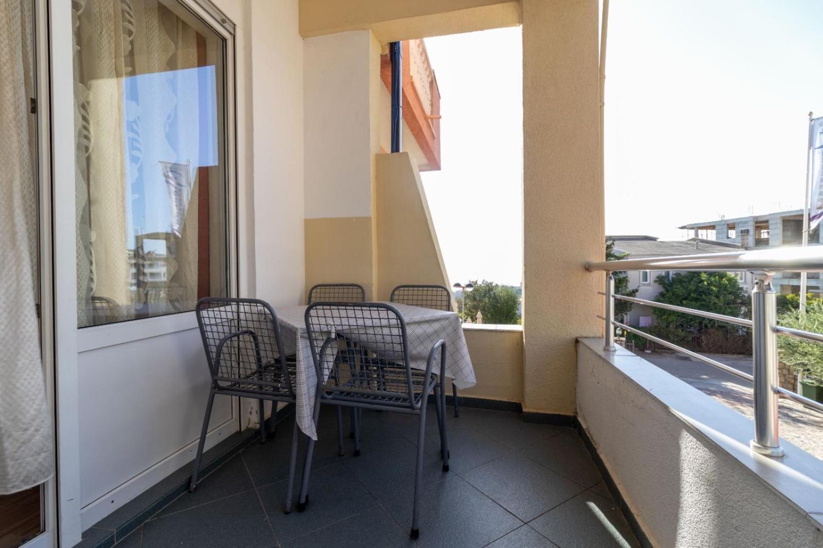Monte Apartment